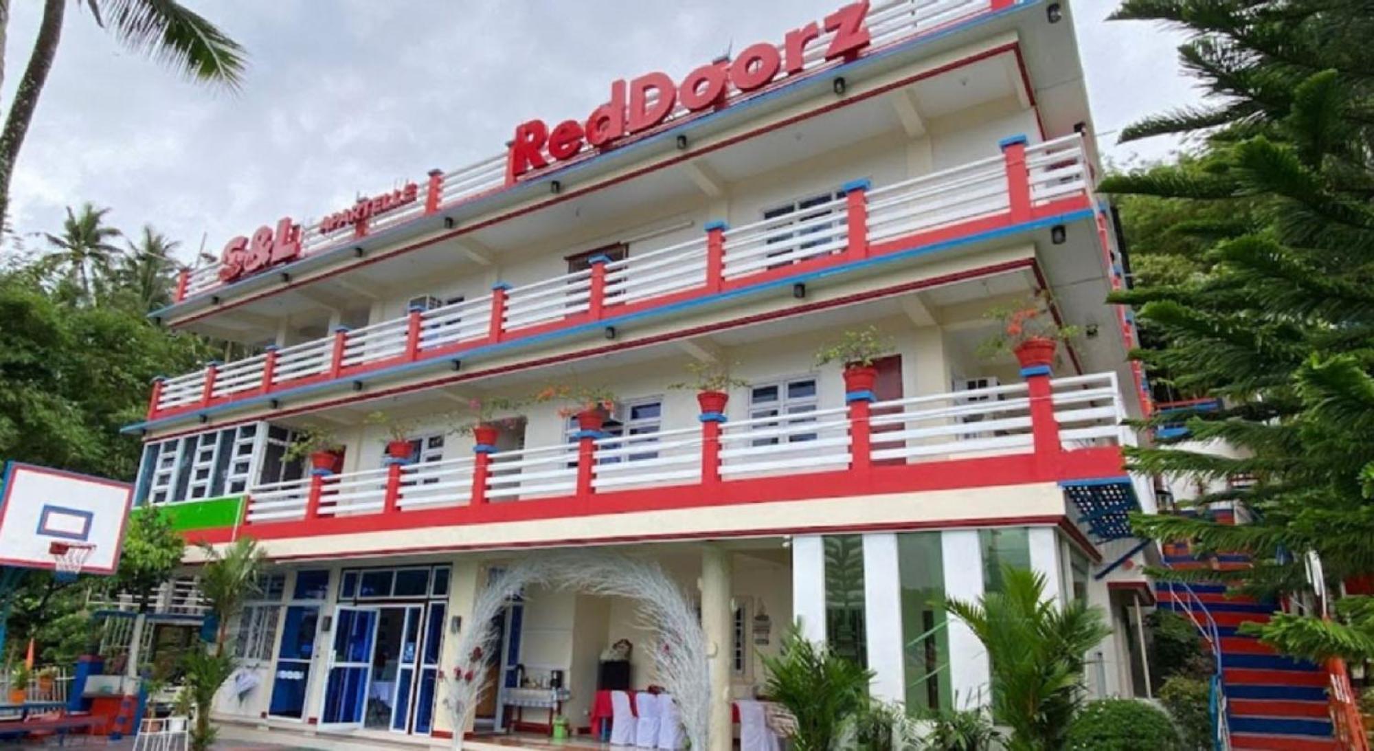 Reddoorz At S & L Apartelle Daraga Albay Легаспи Экстерьер фото